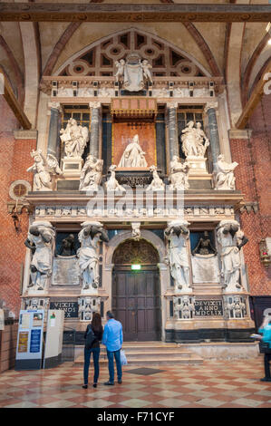 Basilique Santa Maria Gloriosa dei Frari à Venise, Italie Banque D'Images