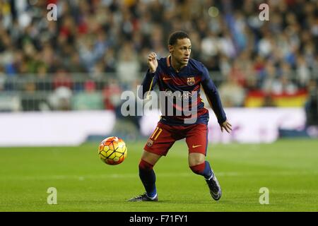 Madrid, Espagne. 21 Nov, 2015. Neymar (Barcelone) Football/soccer : espagnol 'Liga BBVA' match entre le Real Madrid CF 0-4 FC Barcelone au Santiago Bernabeu à Madrid, Espagne . © Kawamori Mutsu/AFLO/Alamy Live News Banque D'Images