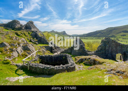 Les ruines de Castell y Bere un château médiéval daté à 1221 dans la vallée près de Abergnolwyn Dysynni Gwynedd. Banque D'Images