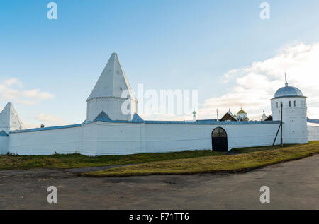 Monastère Saint Pokrovsky femme à Souzdal. Billet d'anneau d'or Banque D'Images