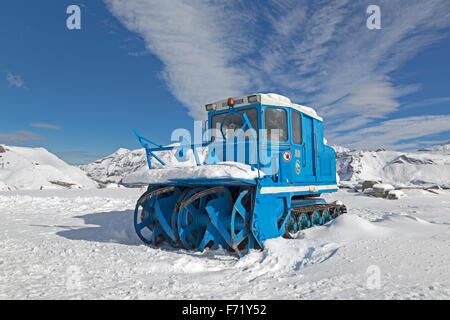 Schneeräumgerät, Industriel Eisbrecher, auf der Großglockner Hochalpenstrasse, Nationalpark Hohe Tauern, Kärnten, Autriche, Europe / crawlerHigh neige alpine ro Banque D'Images