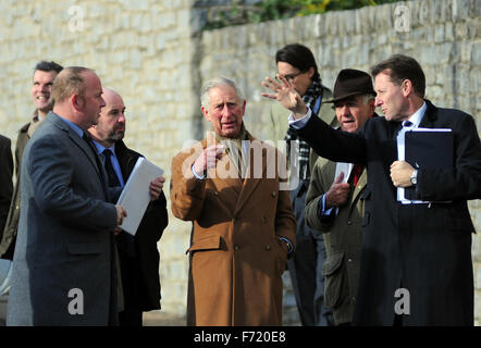 Dorchester, Angleterre. 23 novembre 2015. Le Prince de Galles, le Prince Charles, lors de sa visite à 'La Maison du Chocolat de Dorchester' pour ouvrir leur nouvelle extension d'entrepôt Crédit : David Partridge)/ Alamy Live News Banque D'Images