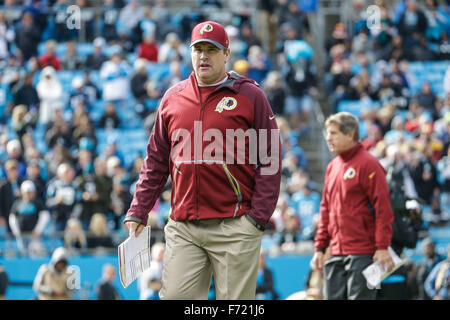 Charlotte, Caroline du Nord, USA. 22 Nov, 2015. NC Redskins de Washington, l'entraîneur-chef Jay Gruden se prépare pour le match contre les Panthers de la Caroline le 22 novembre 2015, à la Banque d'Amérique à Charlotte, Caroline du Nord. Les Panthère défait les Redskins 44-16.Margaret Bowles/CSM/Alamy Live News Banque D'Images