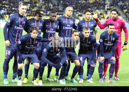 Kiev, UKRAINE - 21 NOVEMBRE 2012 : l'équipe du Paris Saint-Germain FC posent pour une photo de groupe avant le match contre l'UEFA Champions League Banque D'Images