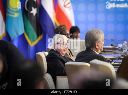 Téhéran, Iran. 23 Nov, 2015. Le Président irakien Fuad Masum assiste au troisième sommet des le Forum des pays exportateurs de gaz (GECF) à Téhéran, Iran, le 23 novembre 2015. Le GECF est un rassemblement des plus grands producteurs et exportateurs de gaz. Credit : Ahmad Halabisaz/Xinhua/Alamy Live News Banque D'Images