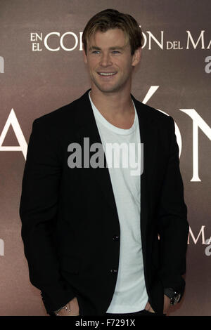 La ville de Mexico, Mexique. 23 Nov, 2015. L'acteur australien Chris Hemsworth pose lors d'un événement de promotion du film 'Au coeur de la mer", dans la ville de Mexico, capitale du Mexique, le 23 novembre 2015. Credit : Alejandro Ayala/Xinhua/Alamy Live News Banque D'Images