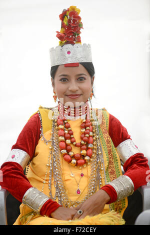 Couple portant des vêtements traditionnels, Meghalaya, en Inde, en Asie, M.# 786 Banque D'Images