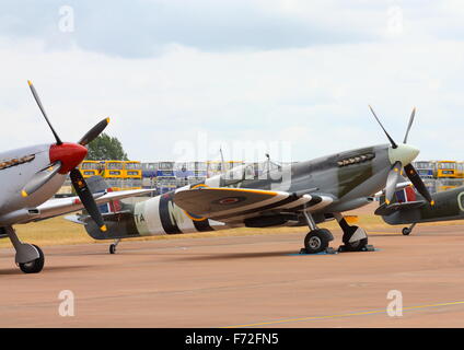 Un Spitfire, à l'RIAT 2010 à Fairford, où des avions militaires et civils se sont réunis à travers le monde Banque D'Images