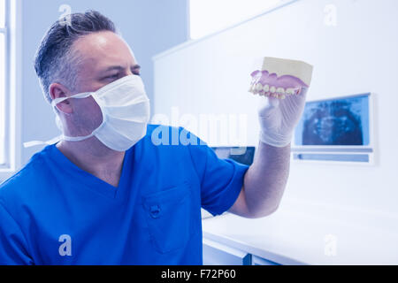 Dentiste à la bouche au model Banque D'Images