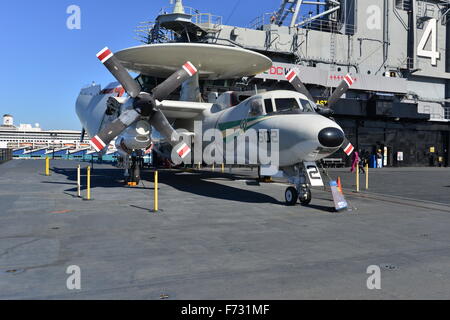 USS Midway à San Diego Harbor. Banque D'Images