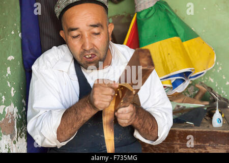 Instrument de musique faite à la main, la vieille ville de Kashgar, dans la Région autonome ouïgoure du Xinjiang, en Chine. Banque D'Images