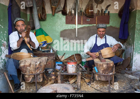 Instrument de musique faite à la main, la vieille ville de Kashgar, dans la Région autonome ouïgoure du Xinjiang, en Chine. Banque D'Images