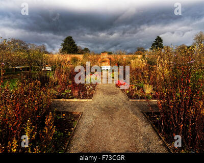 Berrington Hall est une maison de pays situé à environ 3 miles au nord de Leominster, Herefordshire, en Angleterre, avec des jardins et des costumes. Banque D'Images