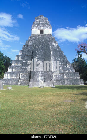 Temple I (ou Temple du Grand Jaguar) au parc national de Tikal, Guatemala. Banque D'Images