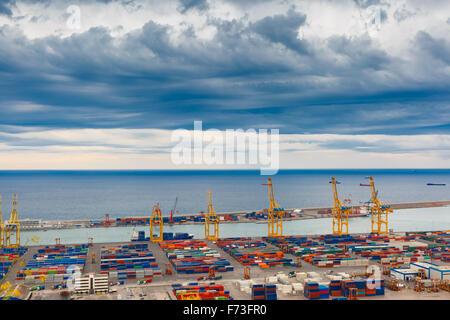 Port de fret maritime et de terminal à conteneurs, Barcelone Banque D'Images