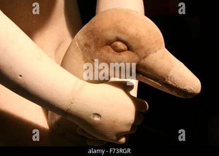 MERIDA, ESPAGNE - 20 mars 2008 : Garçon avec une tête d'oie, détail. L'exposition sur Pompéi Musée MNAR de Mérida, Espagne Banque D'Images