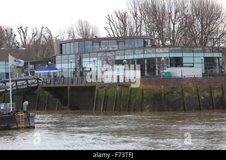 Nando's à Greenwich Pier Banque D'Images