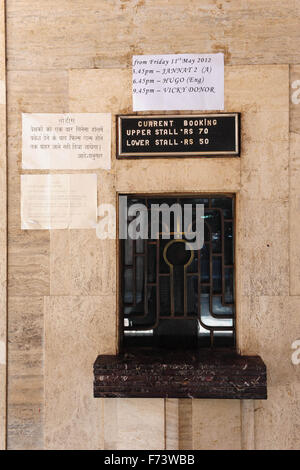 Guichet, Liberty Cinema, cinéma, art déco, Marine Lines, Bombay, Mumbai, Maharashtra, Inde, Asie Banque D'Images