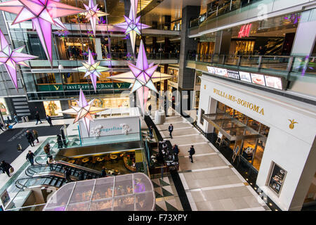 Les boutiques du centre commercial de Columbus Circle, Time Warner Center, Manhattan, New York, USA Banque D'Images
