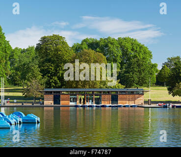 Boathouse Serpentine, à Hyde Park, London, England, UK Banque D'Images