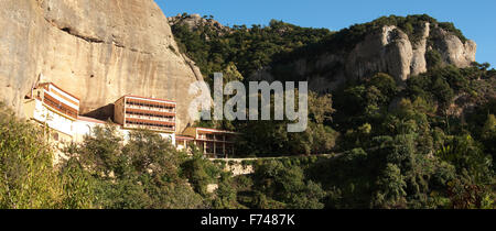 Monastère de Mega Spileo Kalavrita Péloponnèse Péloponnèse Grèce Europe Europe montagne roche roches Megaspileo Banque D'Images