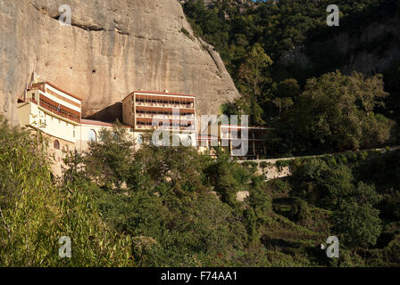 Monastère de Mega Spileo Kalavrita Péloponnèse Péloponnèse Grèce Europe Europe montagne roche roches Megaspileo Banque D'Images