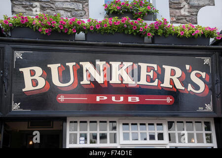 Bunkers Bar et pub panneau ; Killorglin ; County Kerry, Ireland Banque D'Images