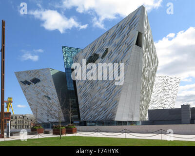 Photographie de l'extérieur des salles d'exposition Titanic Belfast Banque D'Images