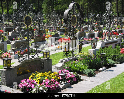 Cimetière de Mayrhofen Zillertal Tyrol Autriche Banque D'Images