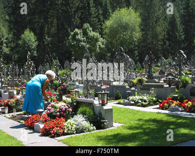 Cimetière de Mayrhofen Zillertal Tyrol Autriche Banque D'Images