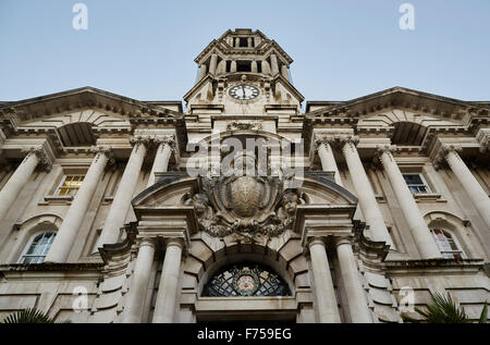 Stockport Town Hall conçu par l'architecte Sir Alfred Brumwell Thomas désigné un bâtiment classé Grade II en 1975 Stone buildi Banque D'Images