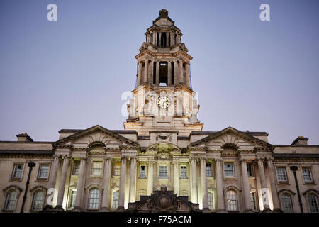 Stockport Town Hall conçu par l'architecte Sir Alfred Brumwell Thomas désigné un bâtiment classé Grade II en 1975 Stone buildi Banque D'Images