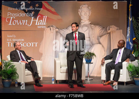 Le sénateur et candidat présidentiel GOP Marco Rubio donne ouverture au cours de l'élection présidentielle de Tim assemblée publique comme le sénateur Tim Scott et Trey Gowdy voir Rép. le 7 août 2015 à North Charleston, SC. Banque D'Images