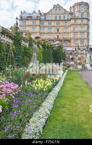 L'Hôtel Empire et parade Gardens à Bath, Somerset, Angleterre Royaume-Uni UK Banque D'Images