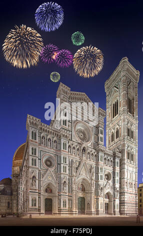 Belle Cathédrale sous Fireworks Florence Banque D'Images