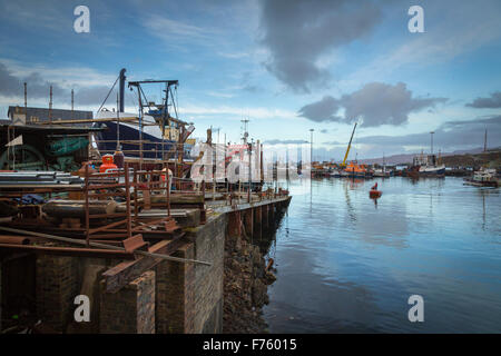 La fin de l'automne l'après-midi dans le port de Mallaig, Western Highlands, Ecosse Banque D'Images