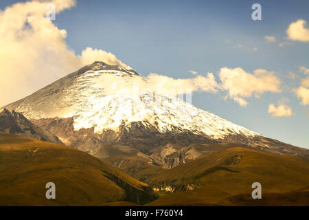 Volcan Cotopaxi jour violente explosion, Equateur, Amérique du Sud Banque D'Images