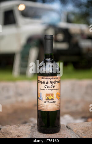 Francistown, Botswana - vin et de camping mis en place avec Land Rover Defender 110 Banque D'Images