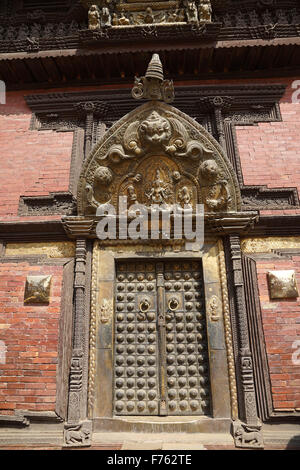 Mani keshav chowk, porte d'or, temple krishna, katmandou, népal, asie Banque D'Images