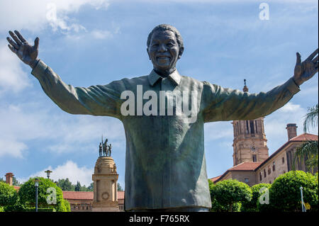 PRETORIA, AFRIQUE DU SUD - Mandela Sculpture à Union Hall (Capitol). Banque D'Images