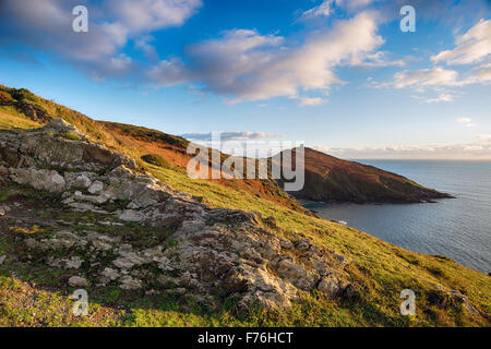 Rame Head sur la côte sud de la Cornouailles avec sa petite chapelle perché au sommet Banque D'Images