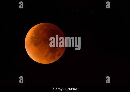 Éclipse de lune, rouge sang, supermoon lune / Blutmond, 28 septembre 2015. Banque D'Images