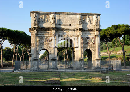 Italie, Rome, arc de Constantin Banque D'Images