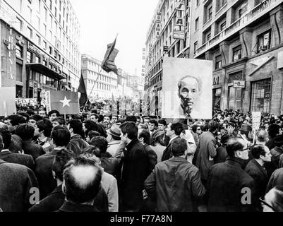 Manifestation contre la guerre au Vietnam, Rome 1968 Banque D'Images