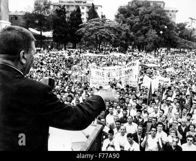 Manifestation contre la guerre au Vietnam,,discours par amendola,Rome 1968 Banque D'Images