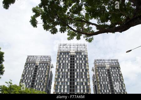 Un gratte-ciel moderne tour public avec green et de la technologie moderne de Singapour, le Japon, l'Inde, l'Amérique Banque D'Images