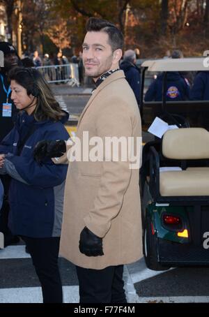 New York, NY, USA. 26 Nov, 2015. Andy Grammer présents pour Macy's Thanksgiving Day Parade 2015, Manhattan, New York, NY Le 26 novembre, 2015. Credit : Derek Storm/Everett Collection/Alamy Live News Banque D'Images