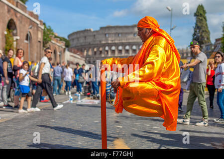 Via dei Fori Imperiali voir avec l'artiste-interprète Banque D'Images