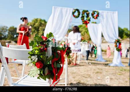 Couronne au décor dans la cérémonie du mariage Banque D'Images