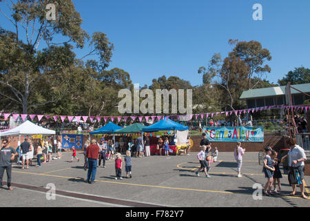 Sydney School fete Fair par un ciel bleu, Nouvelle-galles du Sud, Australie Banque D'Images